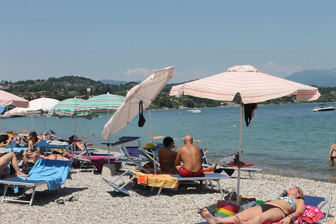 Lake Garda Beach Hostel Padenghe sul Garda 3*,  Italia
