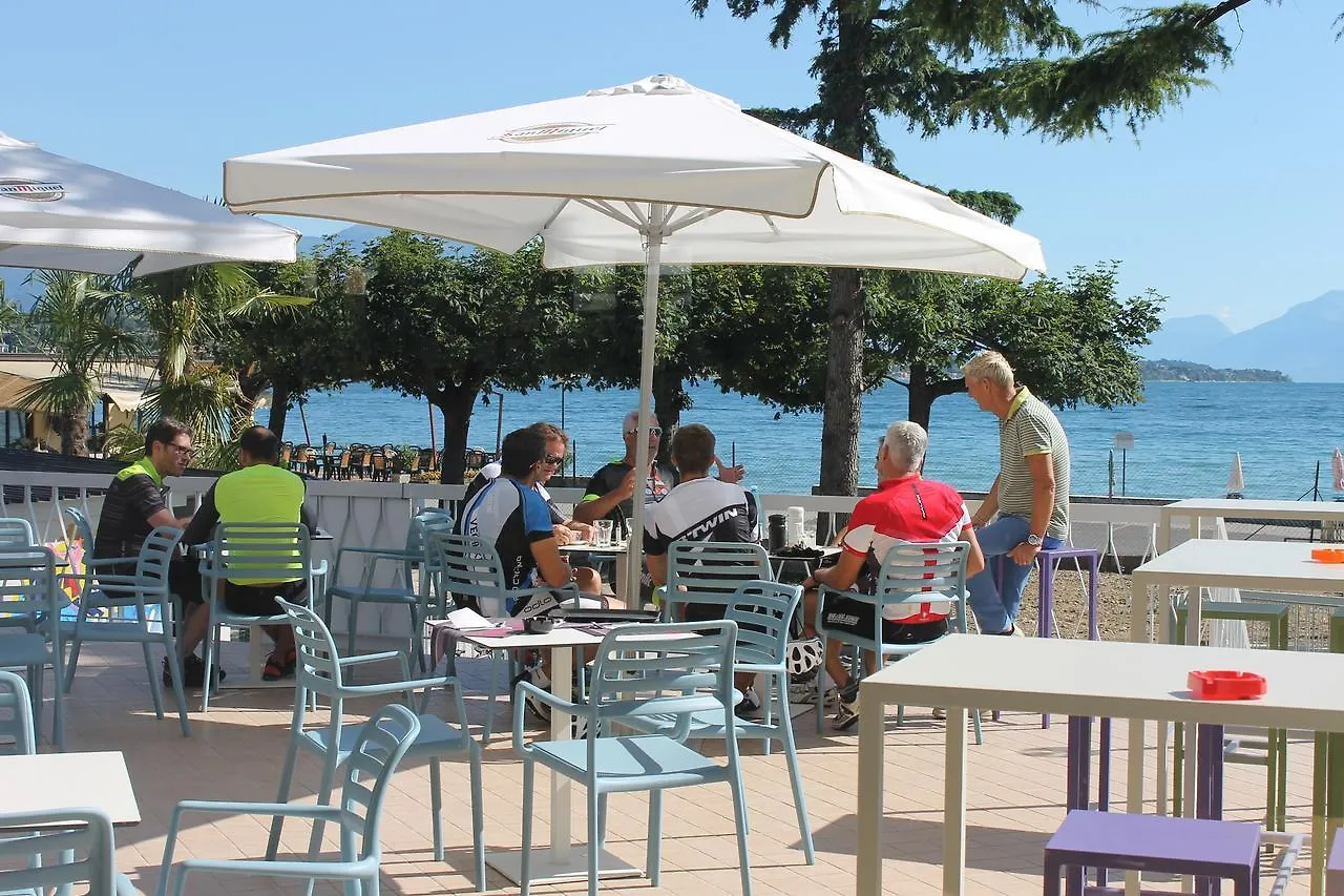 Couette-café Lake Garda Beach Hostel Padenghe sul Garda