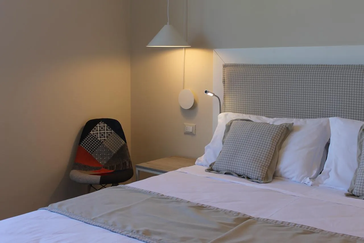 Lake Garda Beach Hostel Padenghe sul Garda 3*,